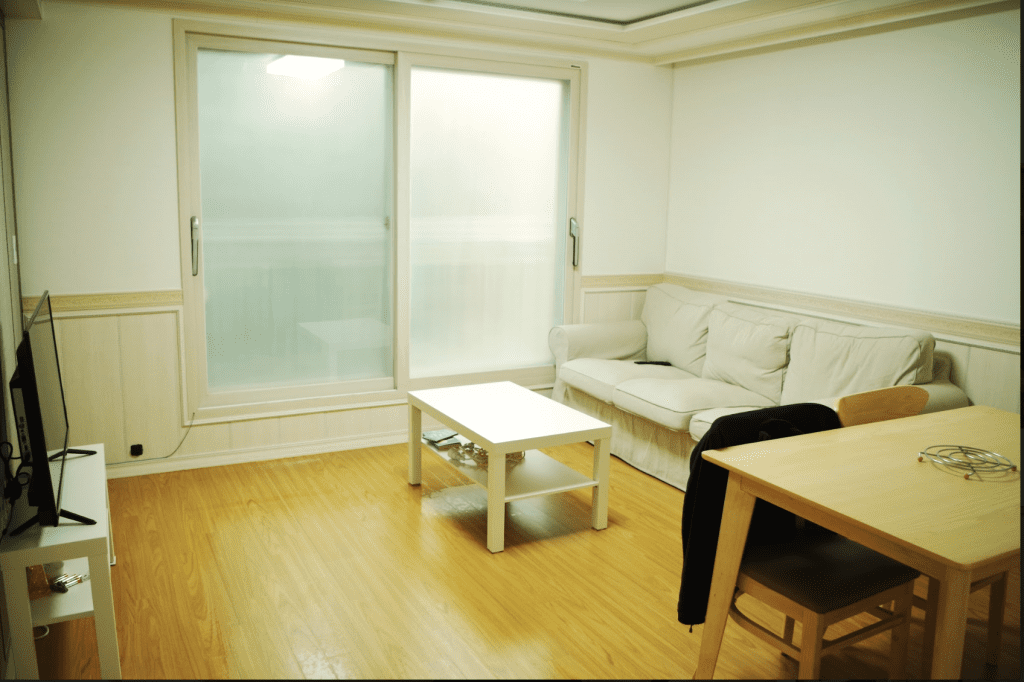 Kyunglidan Apartment 2 Living Room